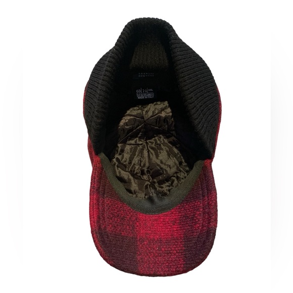 Barney's New York Black Wool Cashmere Driving Hat - Picture 9 of 11